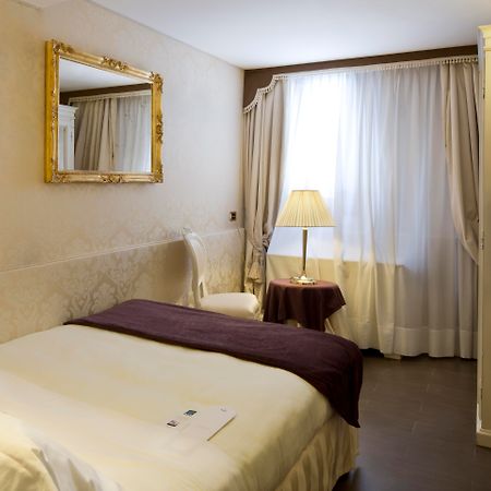 แมซอง เวเนเซีย - ยูเอ็นเอ เอสเปเรียนเซ Hotel เวนิส ภายนอก รูปภาพ